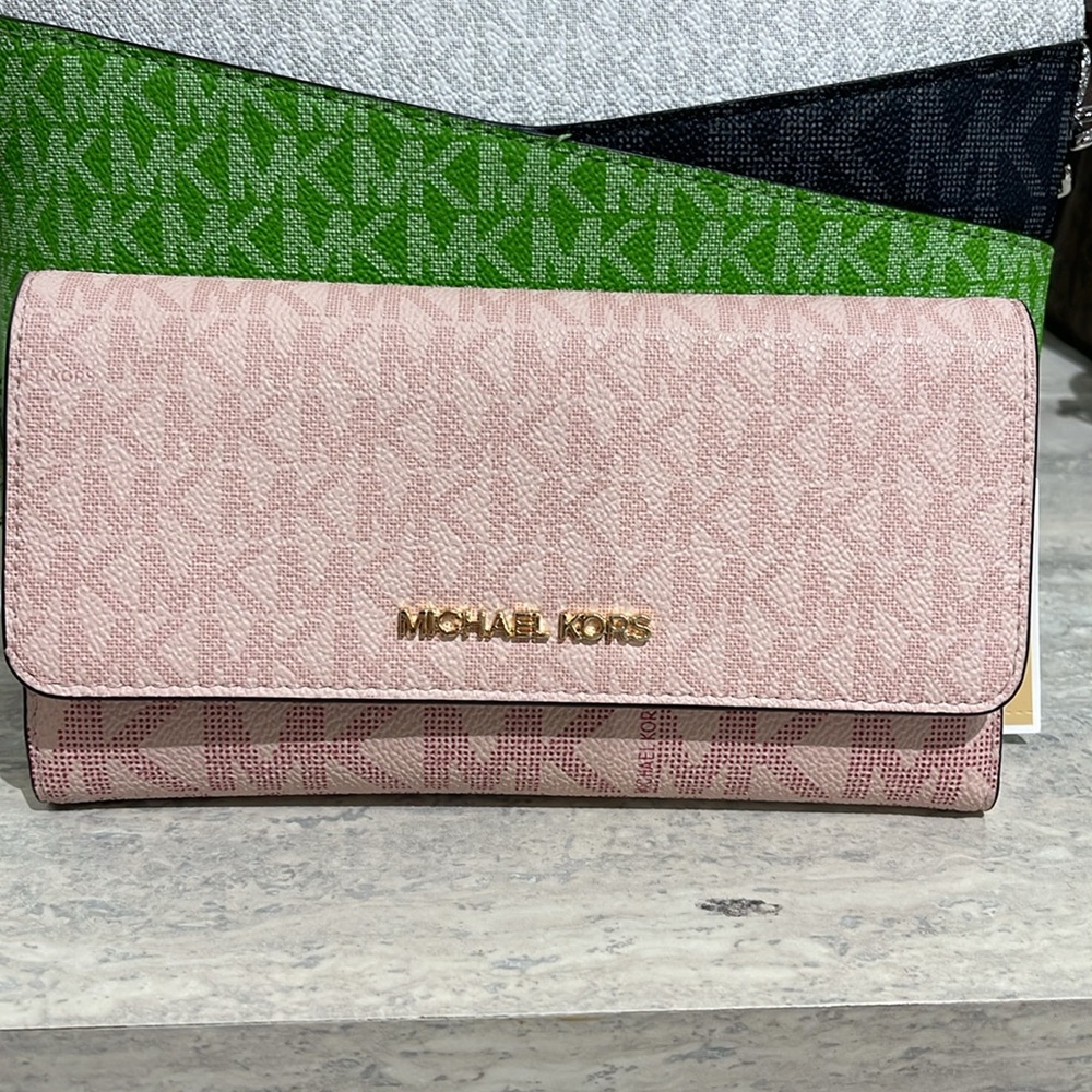 Michael Kors Jet Set Large Logo Trifold Wallet
Powder Blush Multi
NWT - Picture 16 of 16